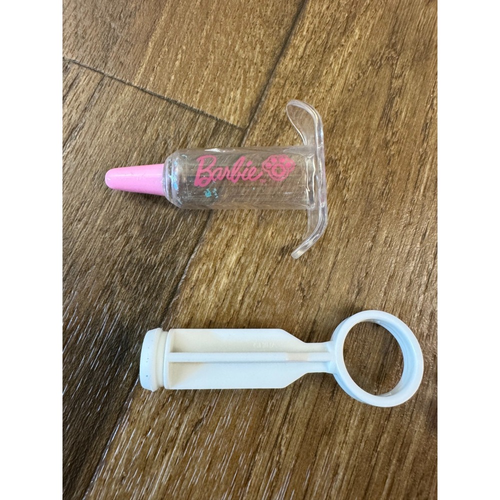 Barbie Hug N Heal Pet Doctor Kit Lot Vet Replacement Thermometer Syringe Blanket - Picture 4 of 7